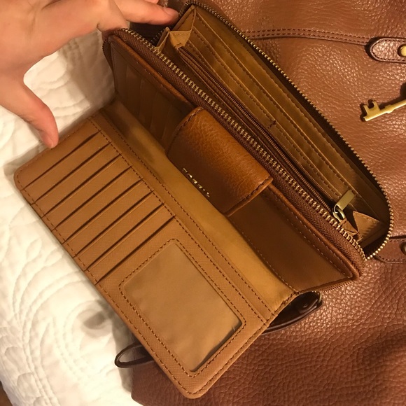 Brown Soft Pebble Leather Fossil Tote Bag - Picture 5 of 7